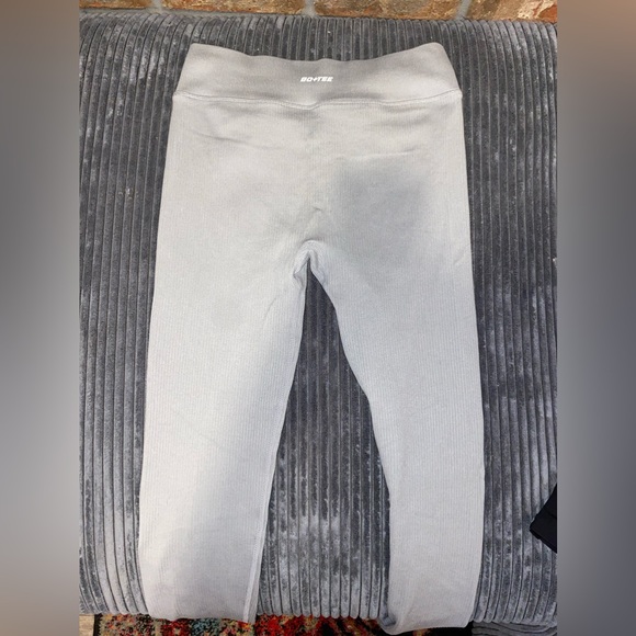 Bo and Tee seamless leggings size small - Picture 3 of 5